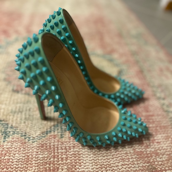 Rare Louboutin Turquoise Rock Stud Heels - Picture 3 of 4